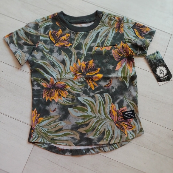 VOLCOM NEW Toddler Pocket Tee & Chino Shorts - Picture 2 of 13